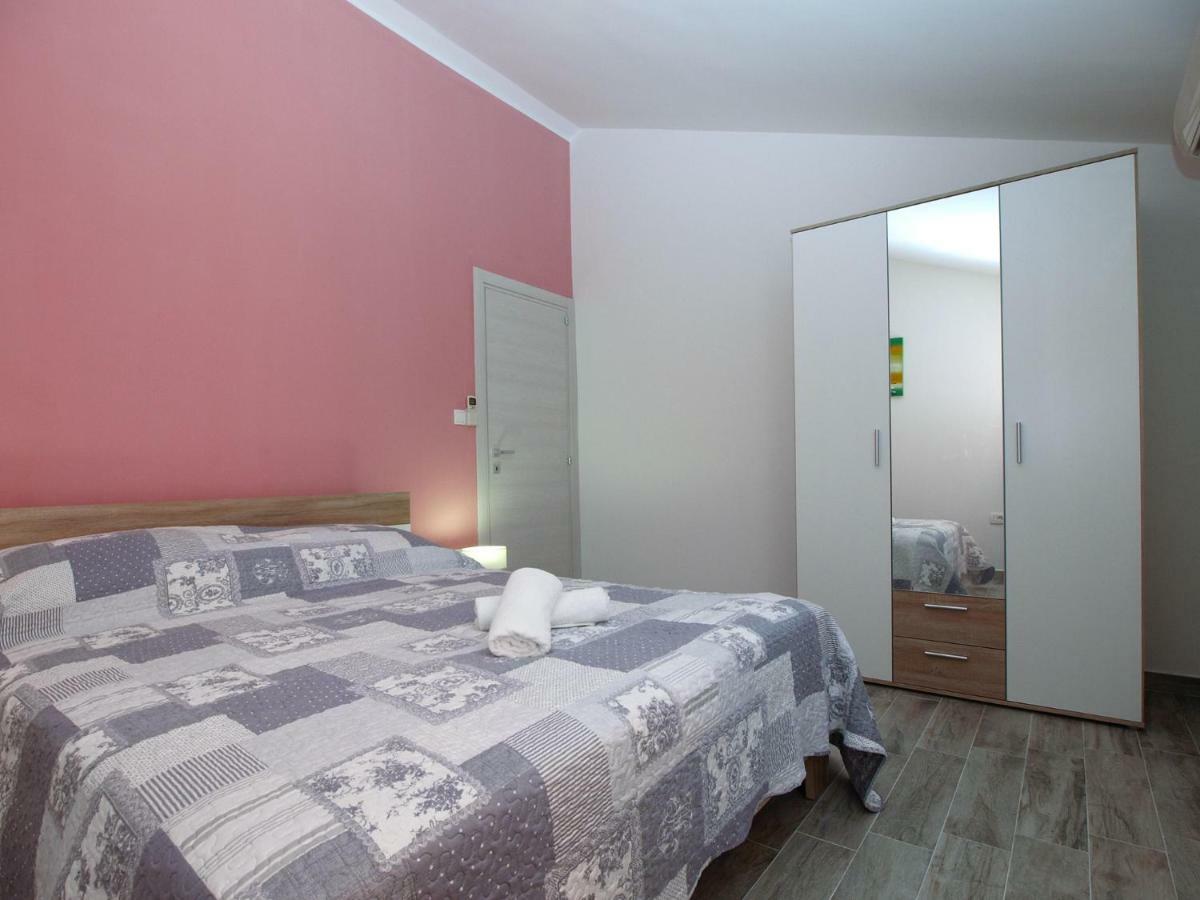 Apartments Oriana 898 Pula Exterior foto